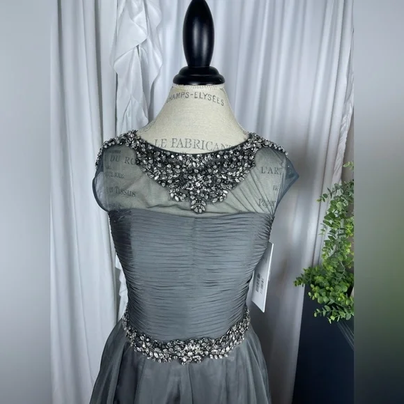 Jovani Gray Short Formal Dress With Jewels Around Waist & Neck, Size 4 NWT